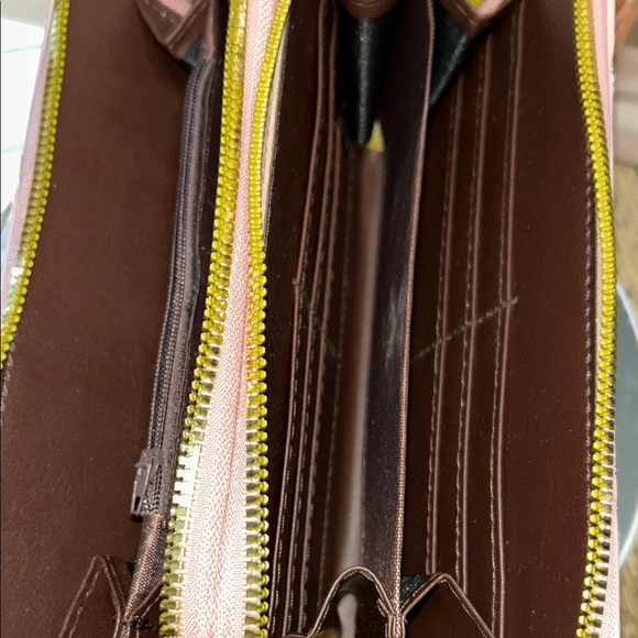 NWT Blush Pink Quilted Clutch with Dragonfly Accent - Picture 9 of 9